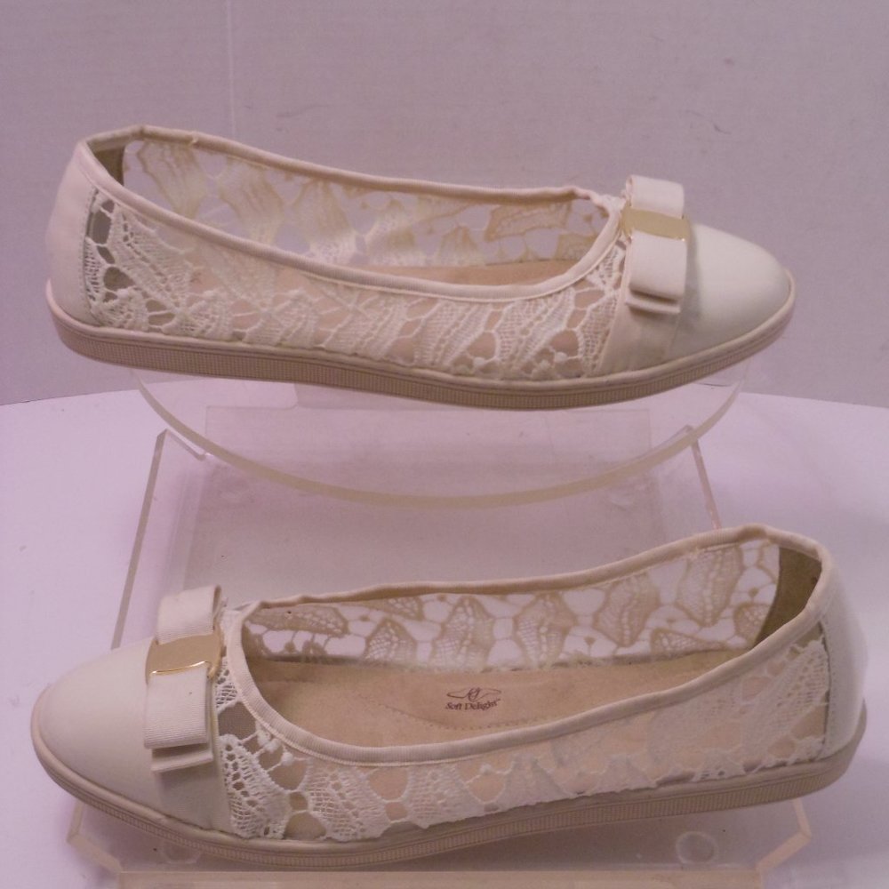 SOFT STYLE IVORY FLATS SIZE 12 MEDIUM